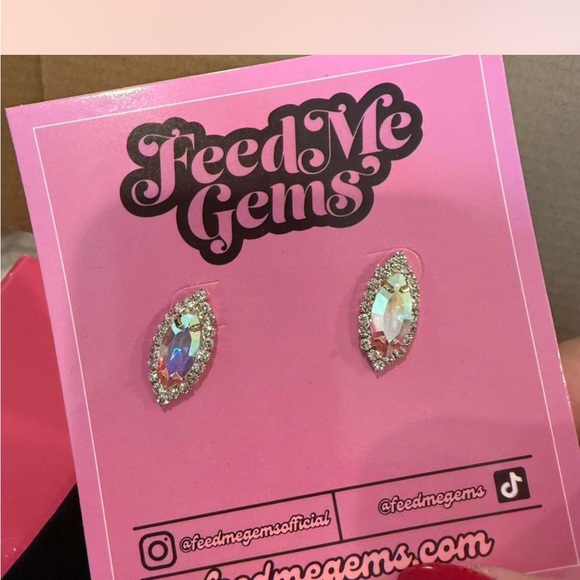 New Feed me Gems Elegant Gold and Silver Crystal Earrings - Picture 3 of 3